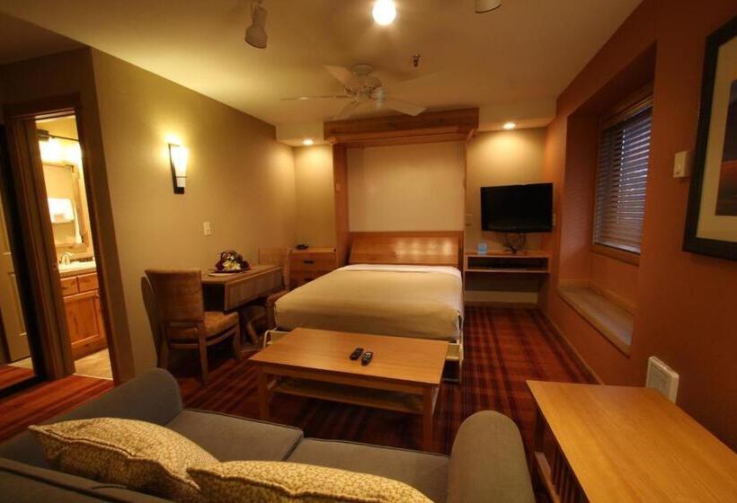 スタンダードスタジオ, The Village At Steamboat