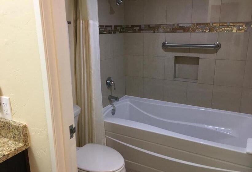 Люкс, Hilton Vacation Club Varsity Club Tucson