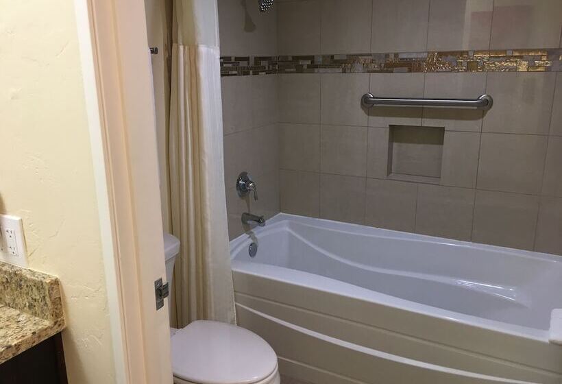 Люкс, Hilton Vacation Club Varsity Club Tucson