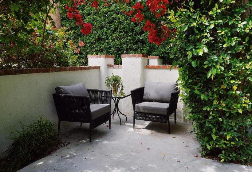 标准工作室, Villa Royale