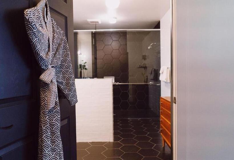 标准工作室, Villa Royale