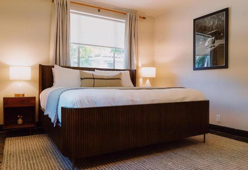 标准工作室, Villa Royale