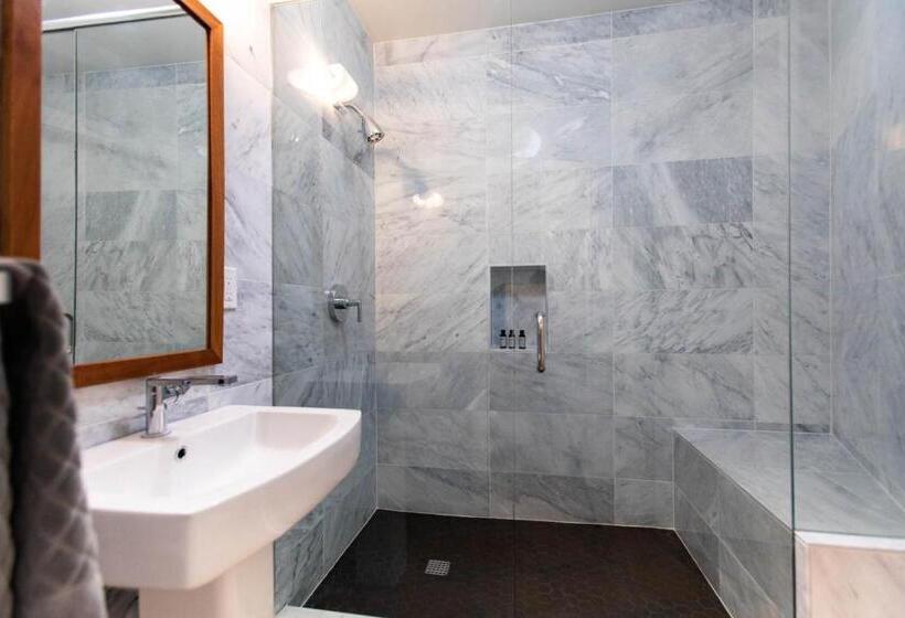 带按摩浴盆的套房, Villa Royale