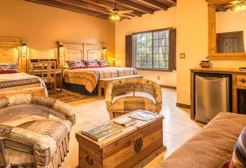 اتاق لوکس با تخت بزرگ, White Stallion Ranch