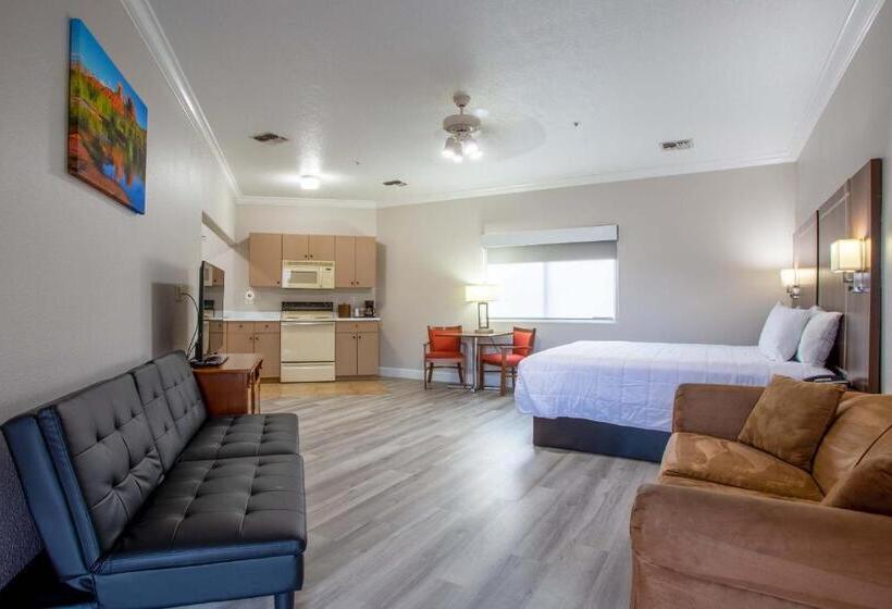 带大床的套房, Wildflower Inn At Bell Rock