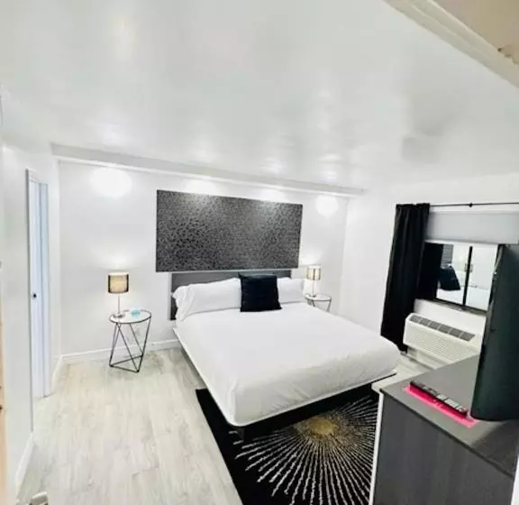 Deluxe Suite King Bed, Zazz