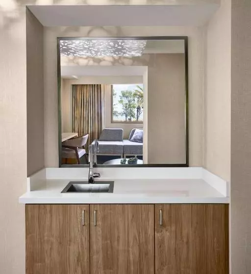 سوئیت اجرایی با تخت کینگ, The Westin San Francisco Airport