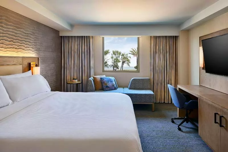 اتاق لوکس با تخت بزرگ, The Westin San Francisco Airport