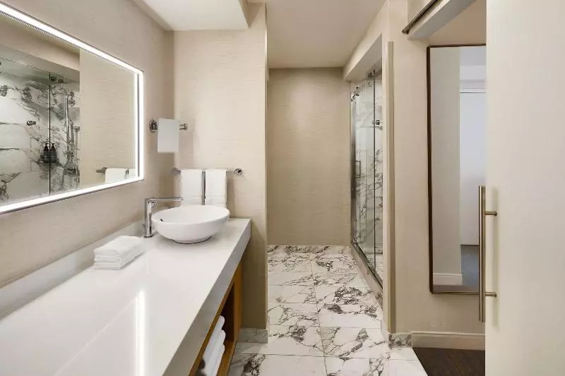 سوئیت اجرایی با تخت کینگ, The Westin San Francisco Airport