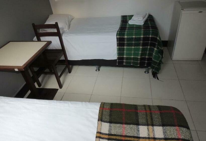 Номер Стандарт, Economy 888   By Up Hotel   Próximo A Praça Da Estação E Rodoviária