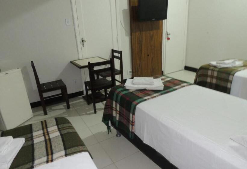 Номер Стандарт Трехместный, Economy 888   By Up Hotel   Próximo A Praça Da Estação E Rodoviária