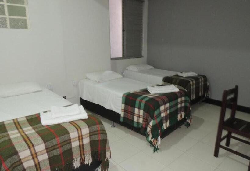 Номер Стандарт Трехместный, Economy 888   By Up Hotel   Próximo A Praça Da Estação E Rodoviária