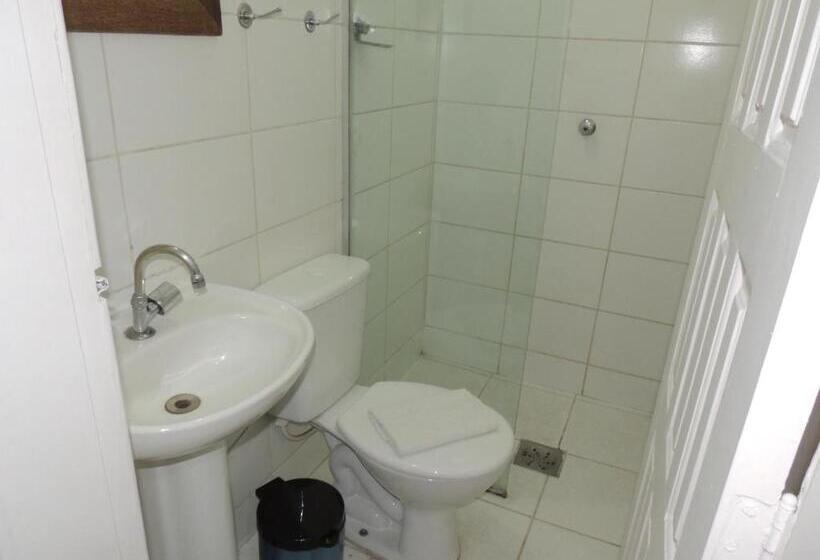 Номер Стандарт, Economy 888   By Up Hotel   Próximo A Praça Da Estação E Rodoviária