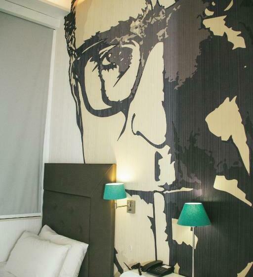 اتاق عادی یک تخته, Oh Nice Revellin Ceuta