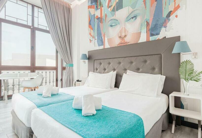 اتاق سوپریور, Oh Nice Revellin Ceuta