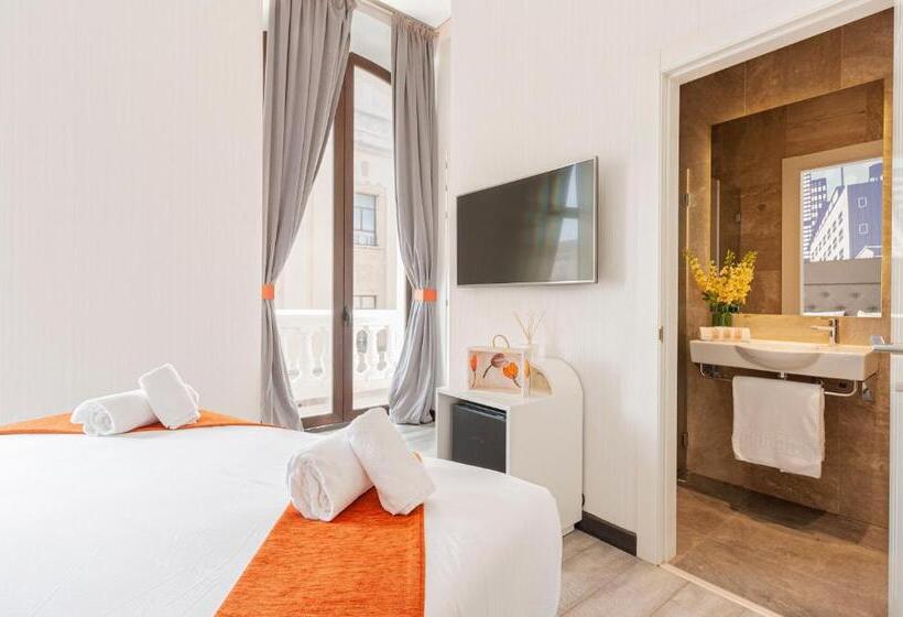 اتاق سوپریور, Oh Nice Revellin Ceuta