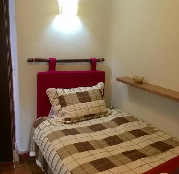 חדר סטנדרט יחיד, Karina Wasi