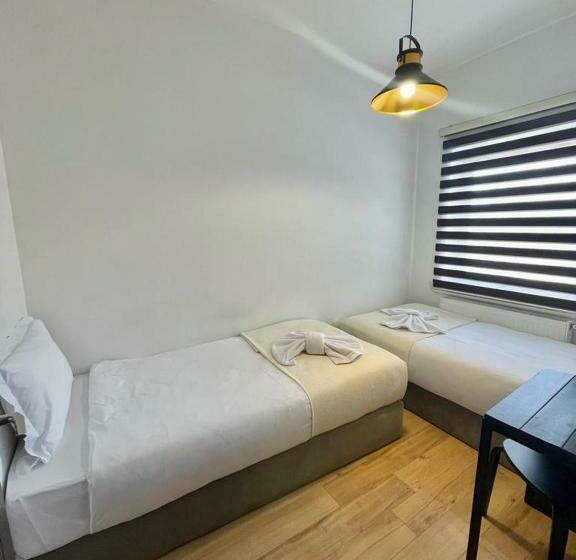 سوییت خانوادگی, Mia S Favorite