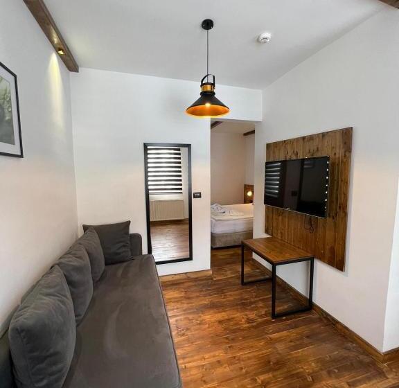 سوییت جونیور, Mia S Favorite