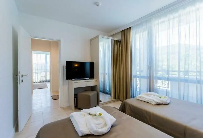 آپارتمان 1 خوابه با چشم‌انداز جانبی دریا, Onyx Beach Residence   Free Parking & Beach Access