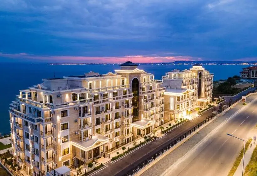 آپارتمان 1 خوابه با چشم‌انداز جانبی دریا, Onyx Beach Residence   Free Parking & Beach Access