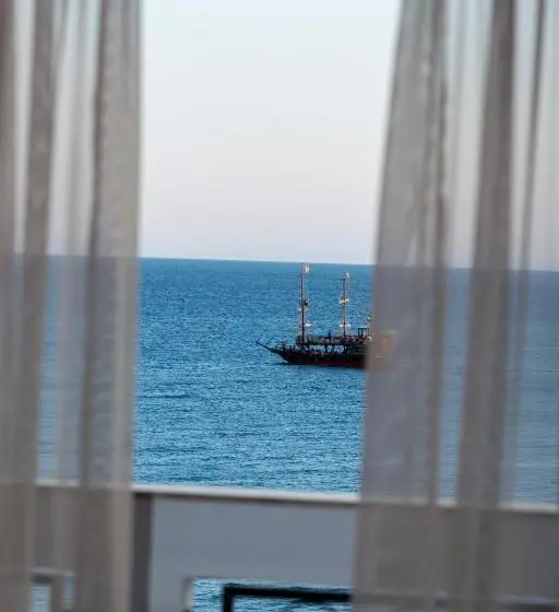 آپارتمان 1 خوابه با چشم‌انداز دریا, Onyx Beach Residence   Free Parking & Beach Access