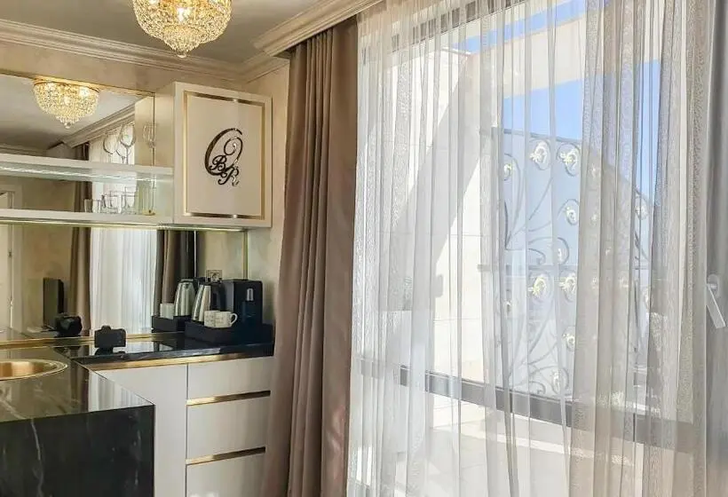 1 Bedroom Deluxe Apartment Sea View, Onyx Beach Residence   Free Parking & Beach Access