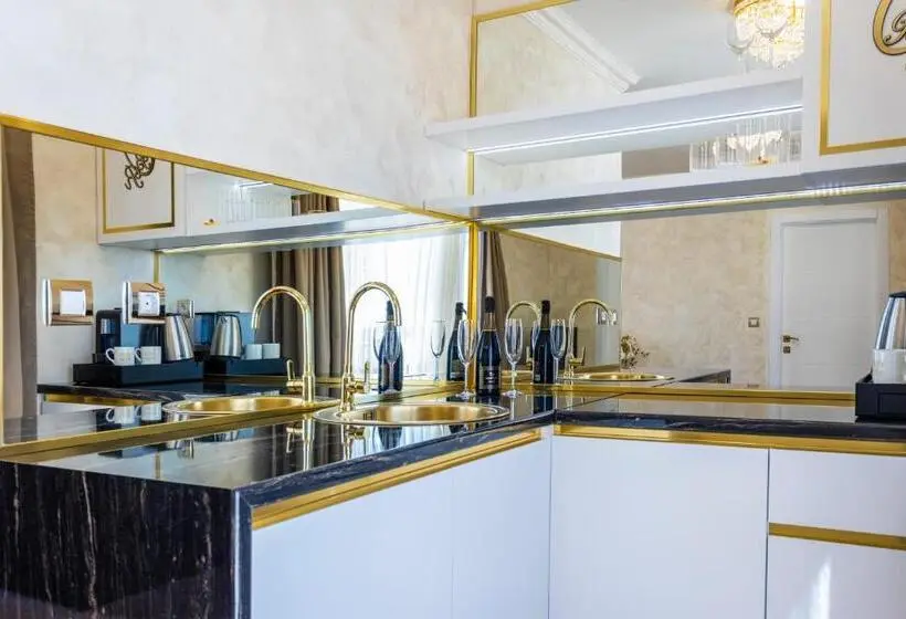 1 Bedroom Deluxe Apartment Sea View, Onyx Beach Residence   Free Parking & Beach Access