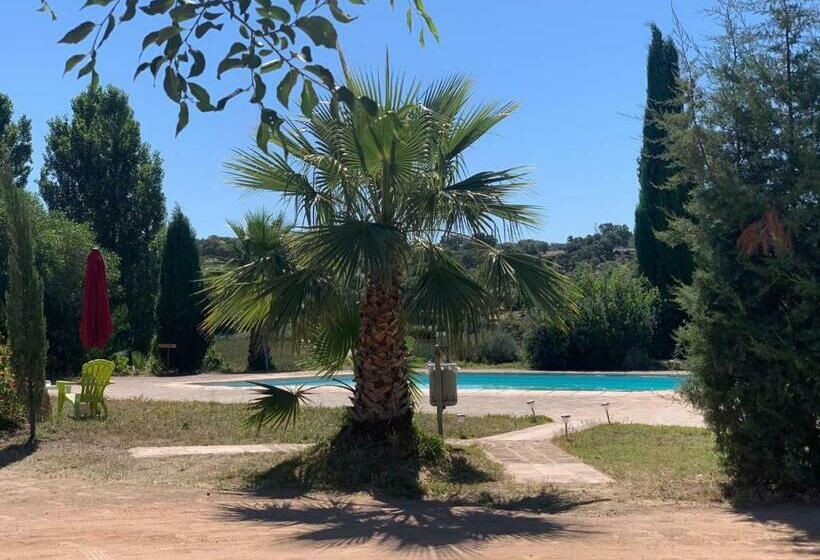 خانه 2 خوابه, El Pueblo De Leo