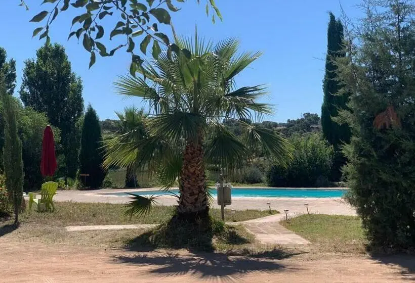 خانه 2 خوابه, El Pueblo De Leo