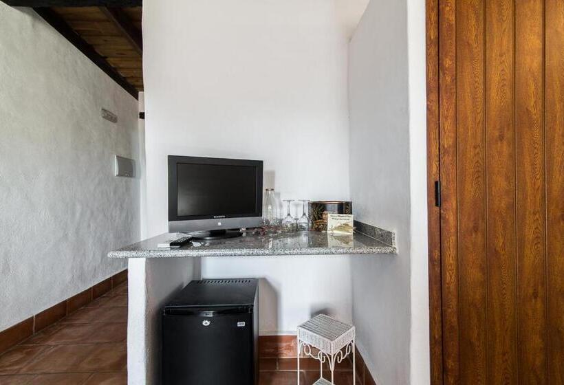 اتاق استاندارد, El Pueblo De Leo