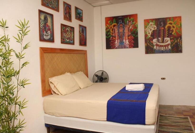 آپارتمان 1 خوابه, Los Amigos Hostel