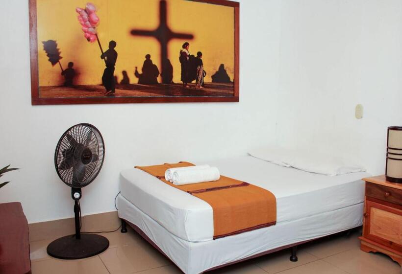 اتاق اکونومی, Los Amigos Hostel