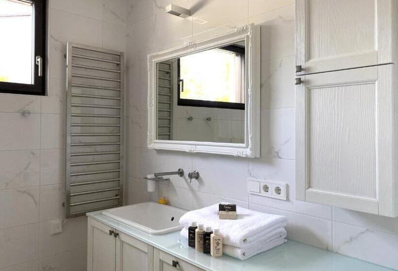 آپارتمان 1 خوابه با چشمانداز, Villa Collina Verde