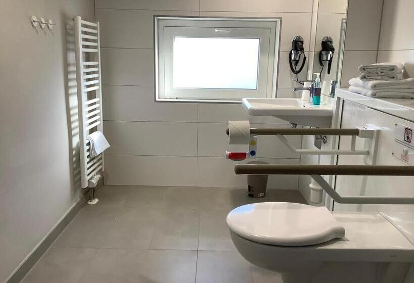 غرفة قياسية لذوى الاحتياجات الخاصة, Wirotel Warnemünde