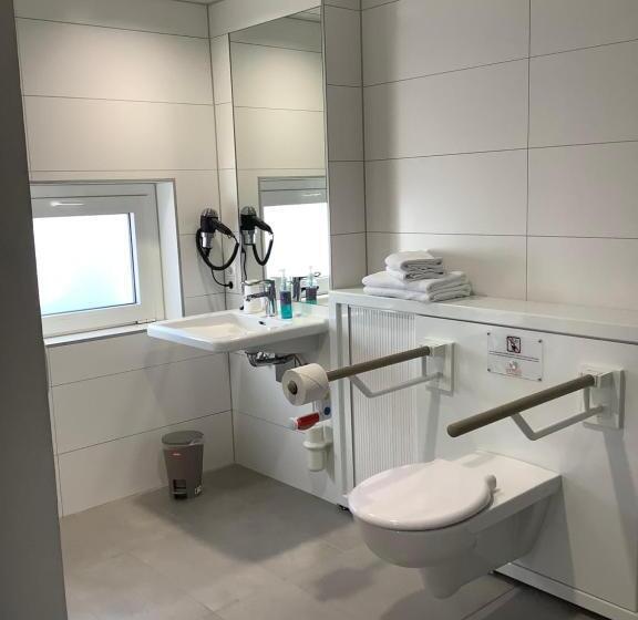 غرفة قياسية لذوى الاحتياجات الخاصة, Wirotel Warnemünde