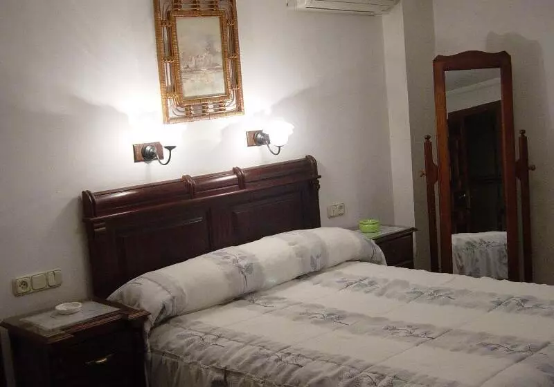 اتاق استاندارد یک نفره, Hostal Colon Antequera