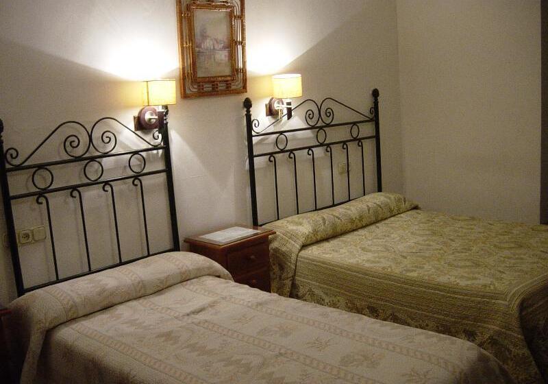 Номер Стандарт, Hostal Colon Antequera