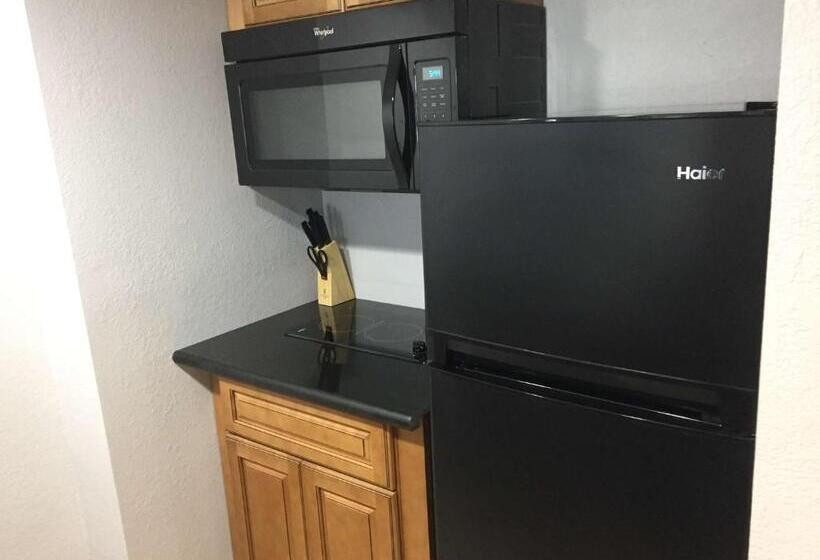 스위트 킹사이즈 침대, Best Western Plus Birmingham Inn & Suites