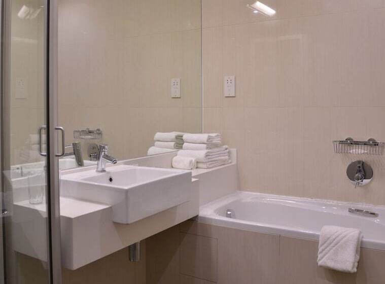 디럭스 룸, Cresta Lodge Harare