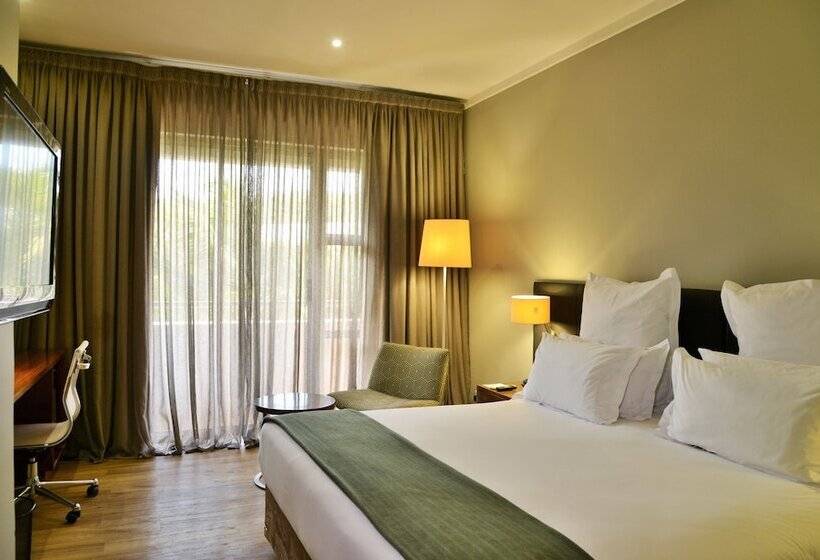 디럭스 룸, Cresta Lodge Harare