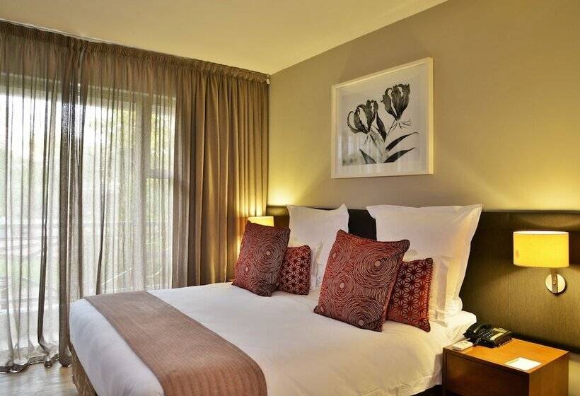 스위트, Cresta Lodge Harare