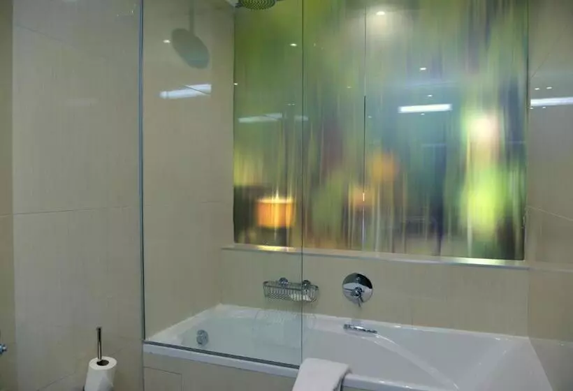اتاق استاندارد یک نفره, Cresta Lodge Harare