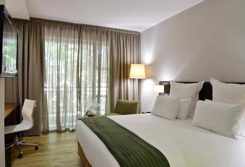 디럭스 룸, Cresta Lodge Harare