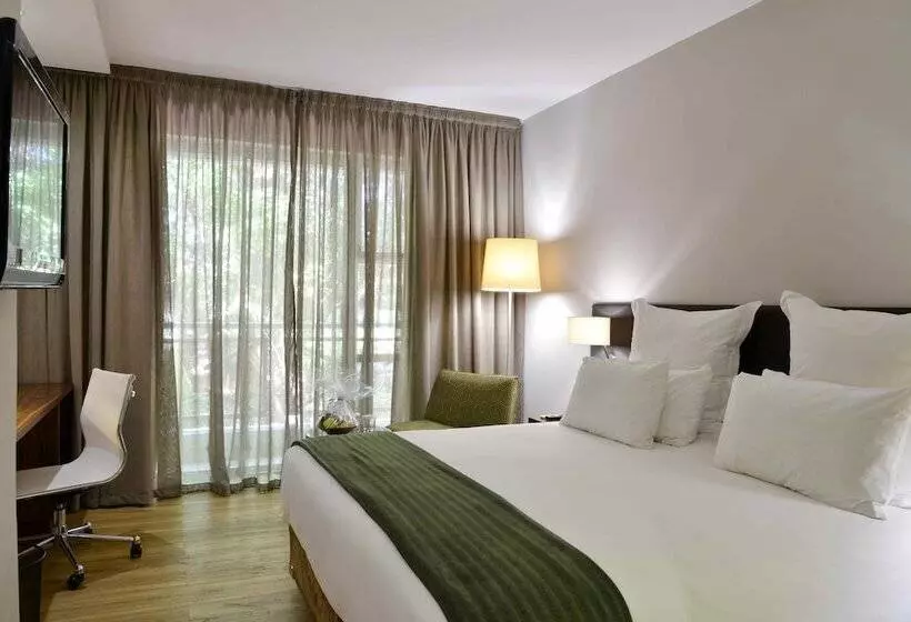 اتاق لوکس, Cresta Lodge Harare
