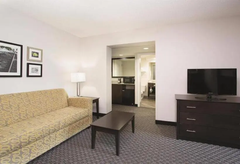 キングサイズベッドのスイートルーム, La Quinta By Wyndham Denver Englewood Tech Center