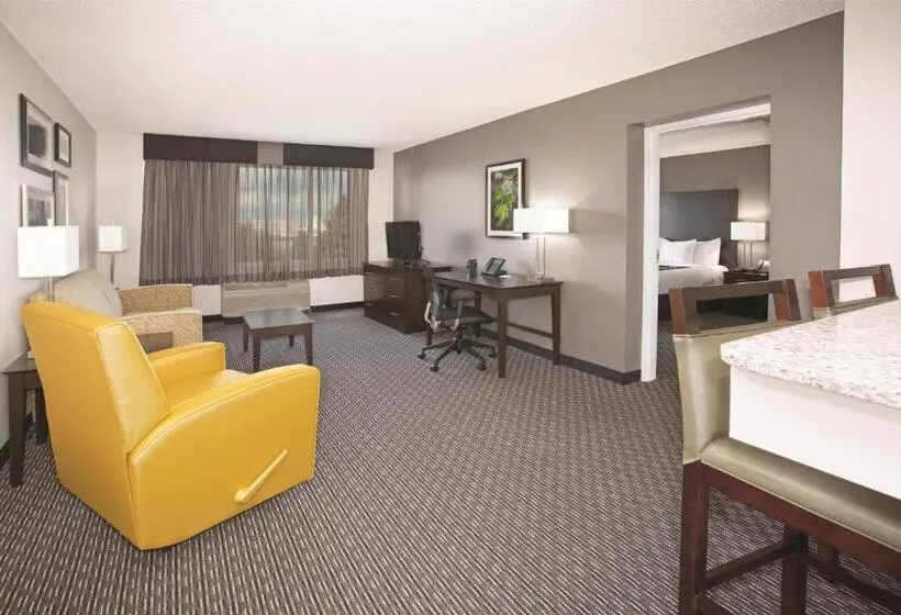 キングサイズベッドのデラックススイート, La Quinta By Wyndham Denver Englewood Tech Center