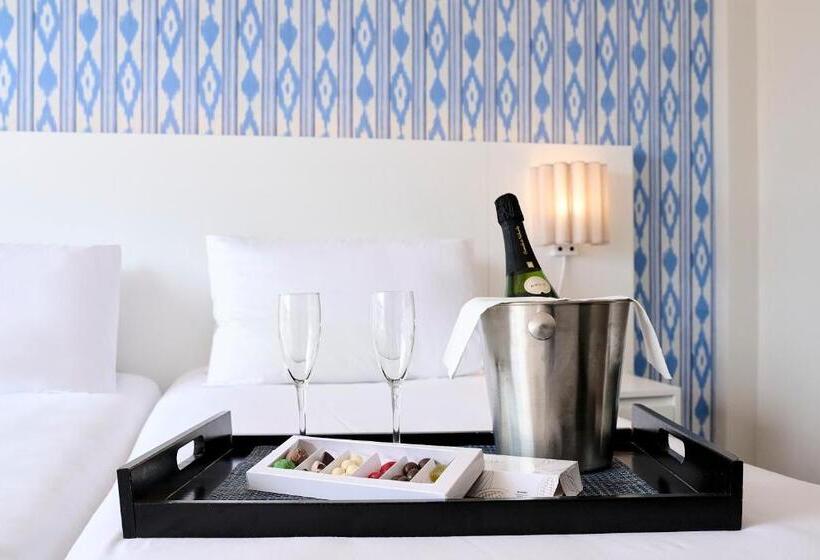 オーシャンビューデラックスルームバルコニー付き, Exe Portals Nous