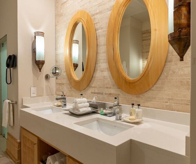 Люкс Повышенной Комфортности, Saxon Hotel, Villas & Spa