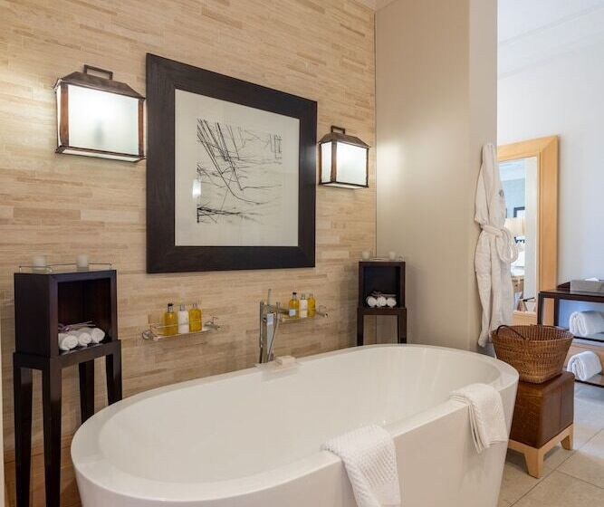 Президентский Люкс, Saxon Hotel, Villas & Spa